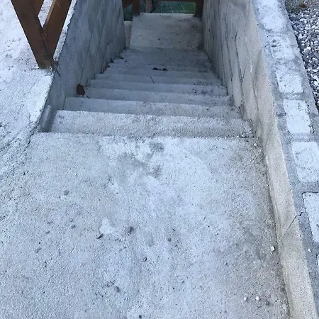 Augustine T3 Mezzanine アパート