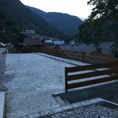 Augustine T3 Mezzanine شقة